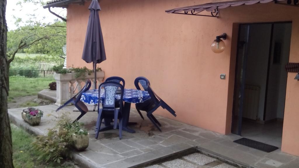 Al Casolare Villa Tuoro sul Trasimeno Luaran gambar